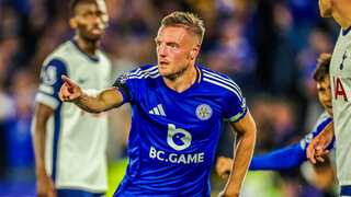 Premier League: Jamie Vardy strikes as Leicester City hold misfiring Spurs