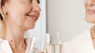 Boob job, tummy tuck and more: What is Grandma makeover plastic surgery?