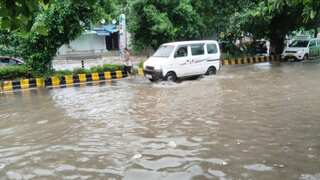 Delhi rain: Heavy showers cause waterlogging, traffic advisory issued for commuters