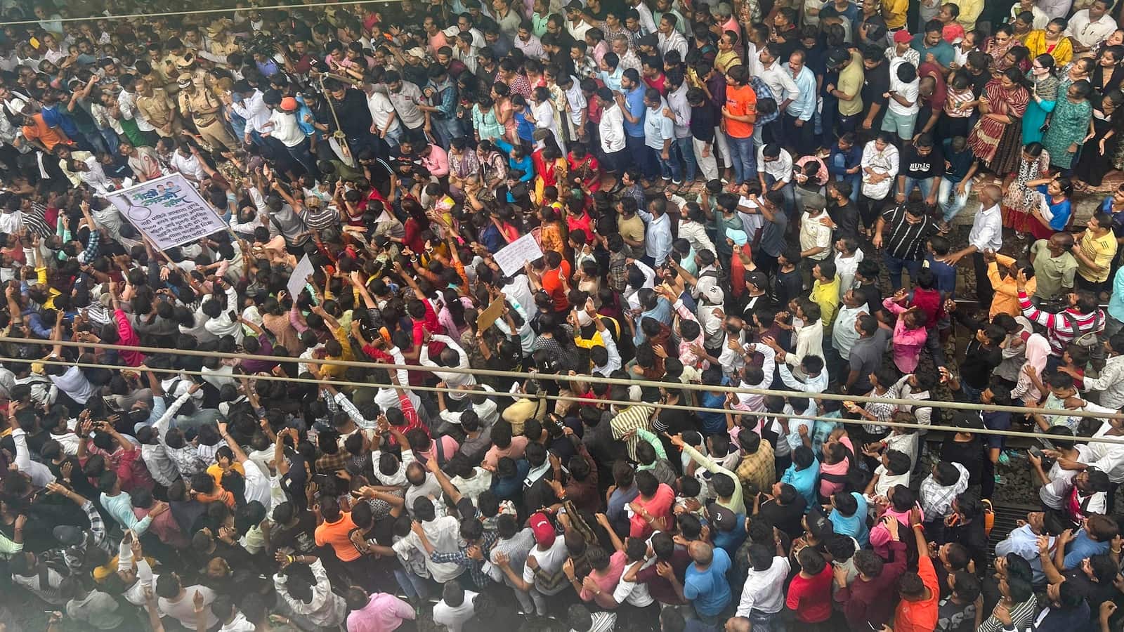 Badlapur sexual assault case: Internet suspended amid heavy protests, police lathi-charge protesters
