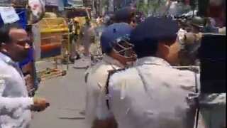 Bharat Bandh: SDM mistakenly lathi-charged by Patna policeman, watch video