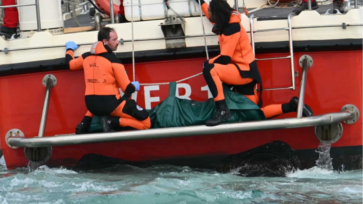 Death toll rises in Sicily 'Bayesian' superyacht tragedy, five more bodies found; one missing Death toll rises in Sicily 'Bayesian' superyacht tragedy, five more bodies found; one missing