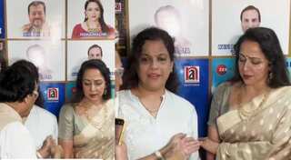 Hema Malini gets uncomfortable as woman tries to hold her for pics; watch viral clip
