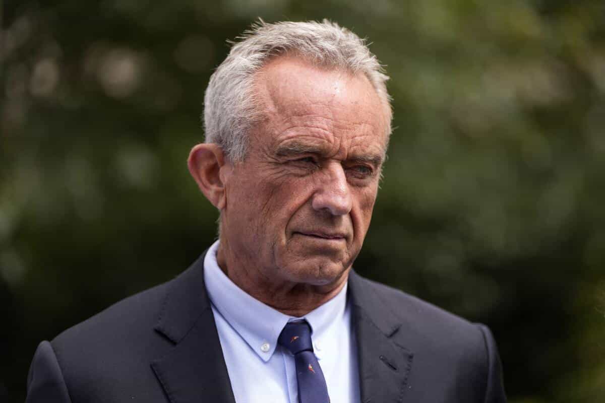 Robert F Kennedy Jr withdraws US presidential bid in Arizona