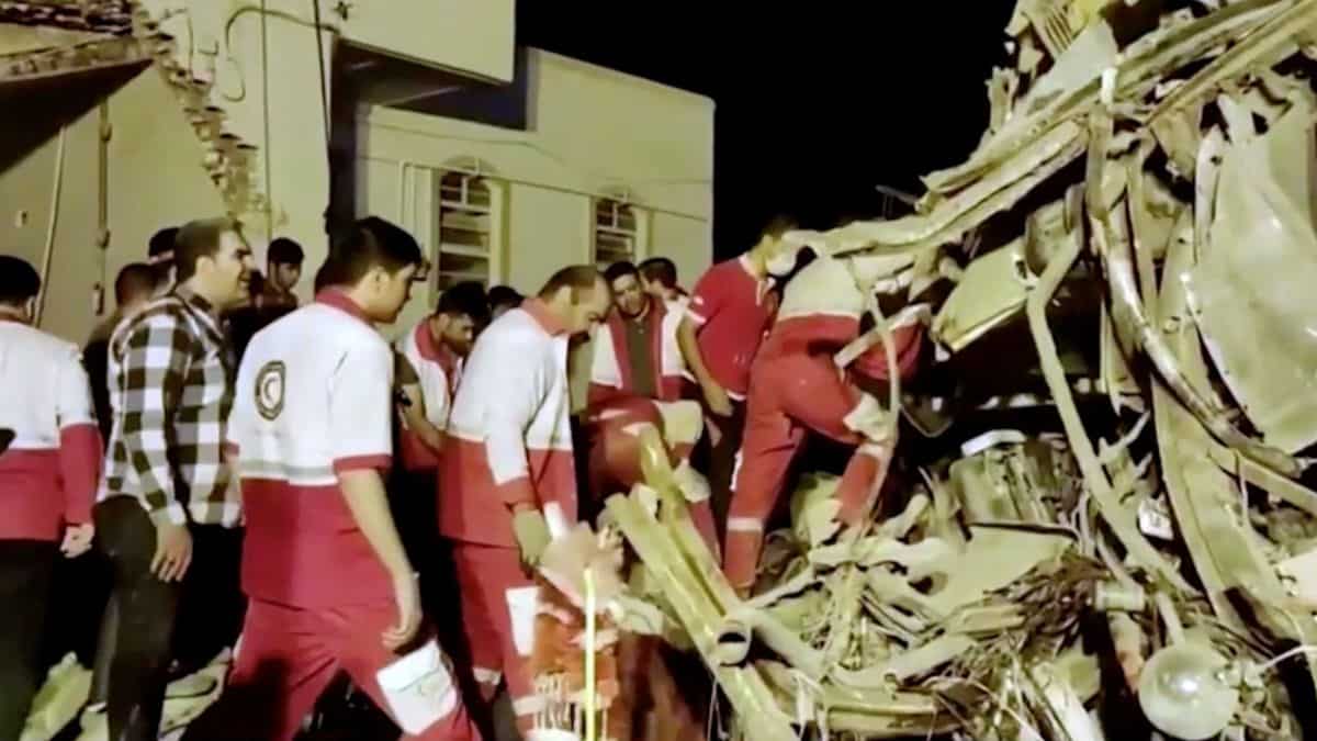 Bodies of 28 pilgrims killed in Iran bus crash, arrive in Pakistan Bodies of 28 pilgrims killed in Iran bus crash, arrive in Pakistan