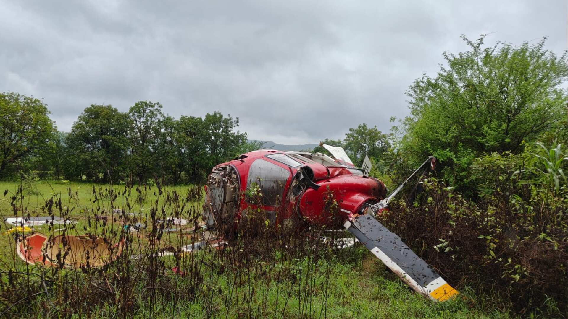 Private helicopter crashes near Pune: Captain injured, DGCA to investigate cause Private helicopter crashes near Pune: Captain injured, DGCA to investigate cause