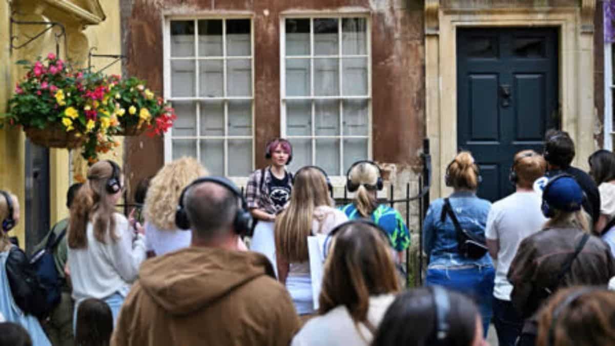 Britain embraces 'set-jetting' trend Britain embraces 'set-jetting' trend