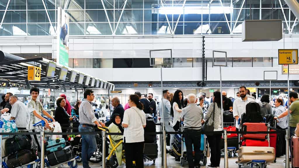 'Computer outage' hits Dutch airport; affects services