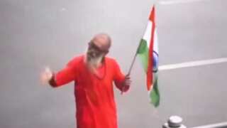Watch: Elderly man braves water cannons at Kolkata’s 'Nabanna Abhijan' rally