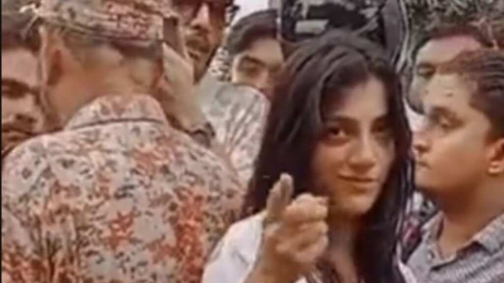 Video: Pakistani woman smiles after crushing two people with SUV