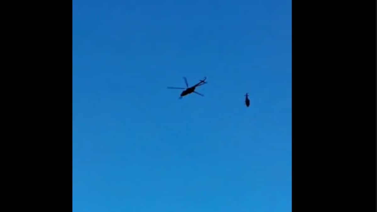 Watch: Helicopter being airlifted by MI-17 aircraft crashes in Uttarakhand's Kedarnath