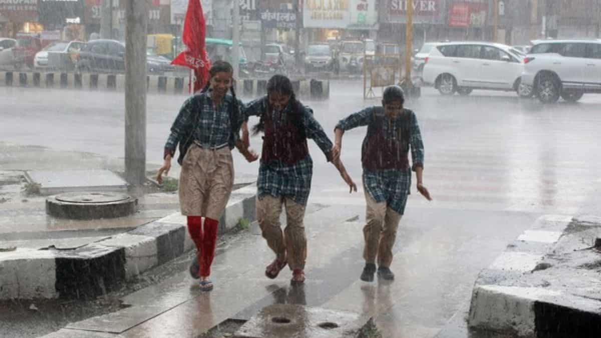 Andhra Pradesh, Telangana hit by floods: Home Minister Amit Shah assures all support to CMs Andhra Pradesh, Telangana hit by floods: Home Minister Amit Shah assures all support to CMs