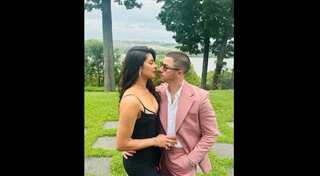 Priyanka Chopra and Nick Jonas can't get enough of each other in latest PIC