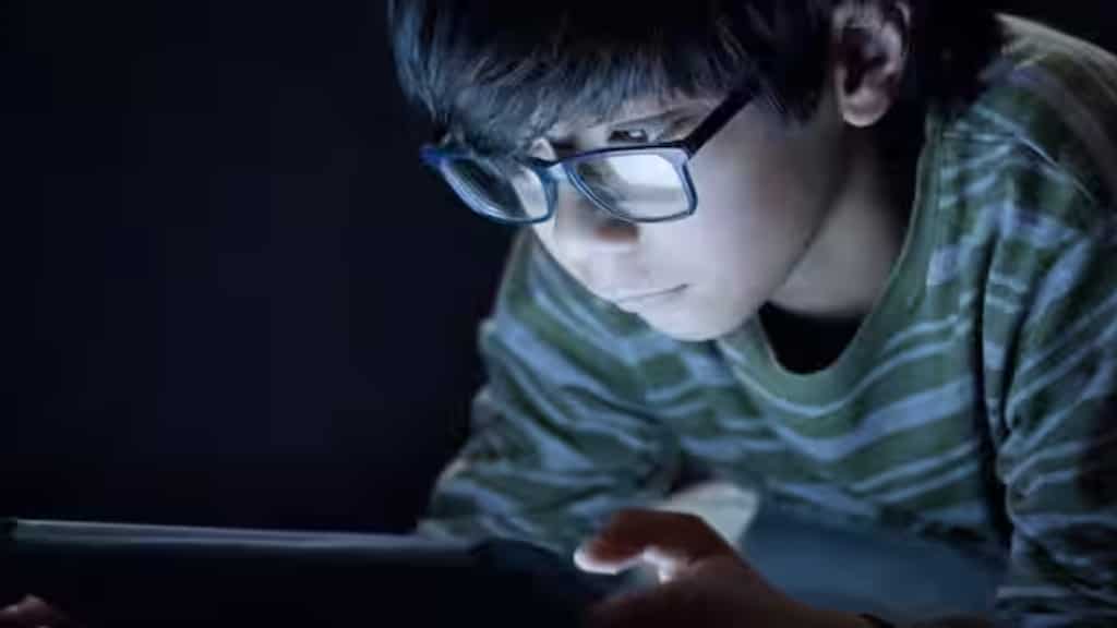 No TV or screens for toddlers, Sweden tells parents