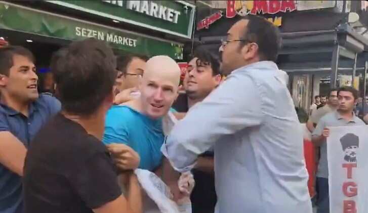 Video: ‘The way you deserve…,’ Radical group assaults US soldiers in Turkey Video: ‘The way you deserve…,’ Radical group assaults US soldiers in Turkey