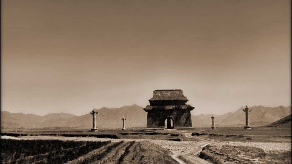 Nearly 150 burial chambers spanning 2100 years found under China zoo