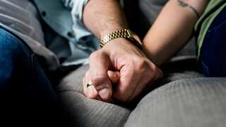 Thai company lets staff go out on dates during office hours...and it is all paid