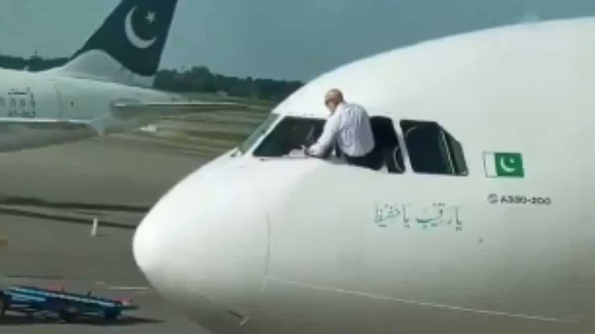 Watch: Pakistani pilot goes viral for cleaning aeroplane's window, draws hilarious reactions