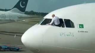 Watch: Pakistani pilot goes viral for cleaning aeroplane's window, draws hilarious reactions