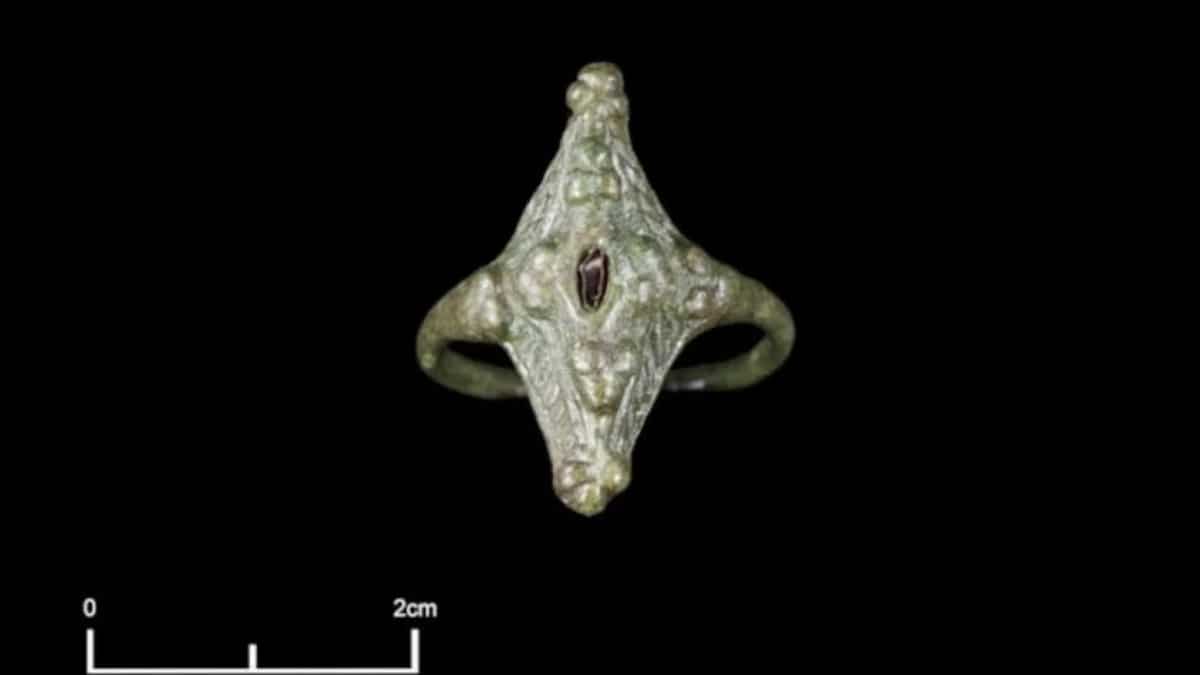 Rare kite-shaped Pictish ring found buried at Burghead Fort after 1000 years Rare kite-shaped Pictish ring found buried at Burghead Fort after 1000 years