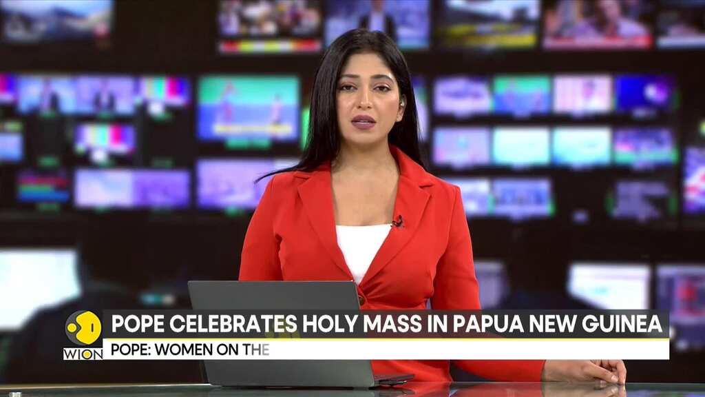 Pope celebrates holy mass in Papua Guinea, 35,000 people attend mass in port Moresby