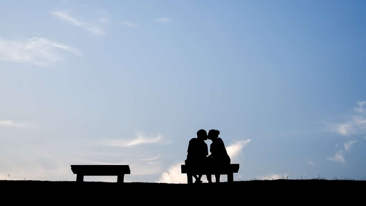Chinese company fires two employees for having extramarital affair, kissing in office; gets sued Chinese company fires two employees for having extramarital affair, kissing in office; gets sued