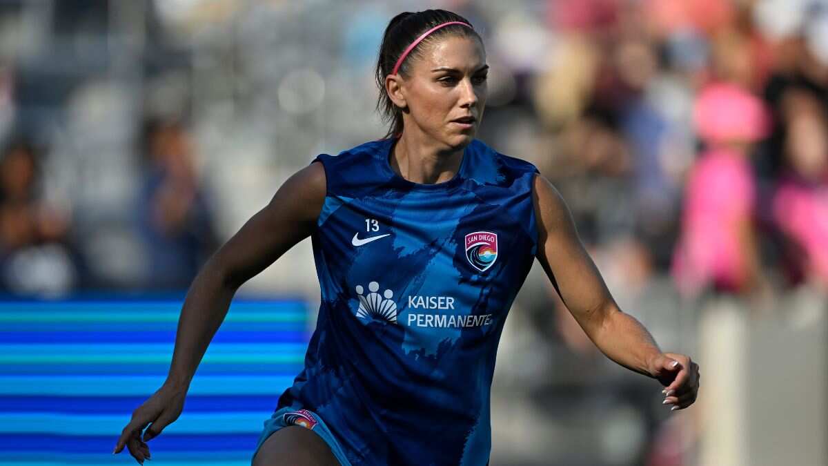 US soccer icon Alex Morgan bids emotional farewell in retirement match - WATCH