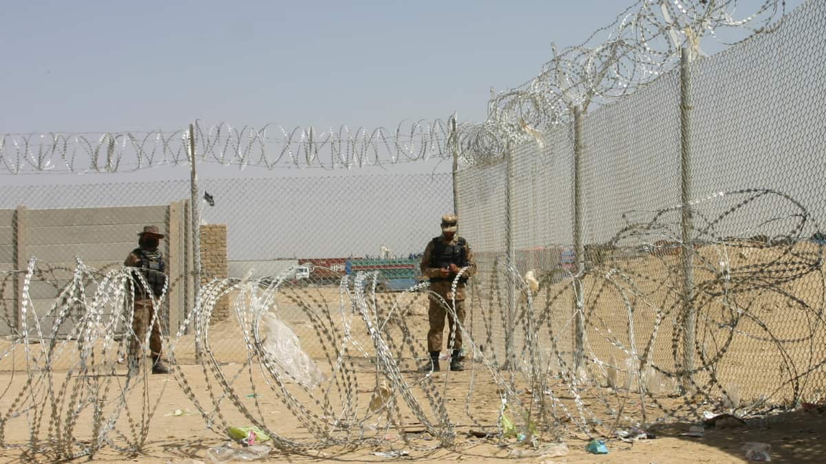 Eight Afghan soldiers killed in border clash with Pakistani forces