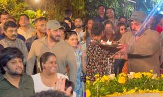 Salman Khan takes part in Ganpati visarjan at Arpita's residence, dances to dhol beats - Watch