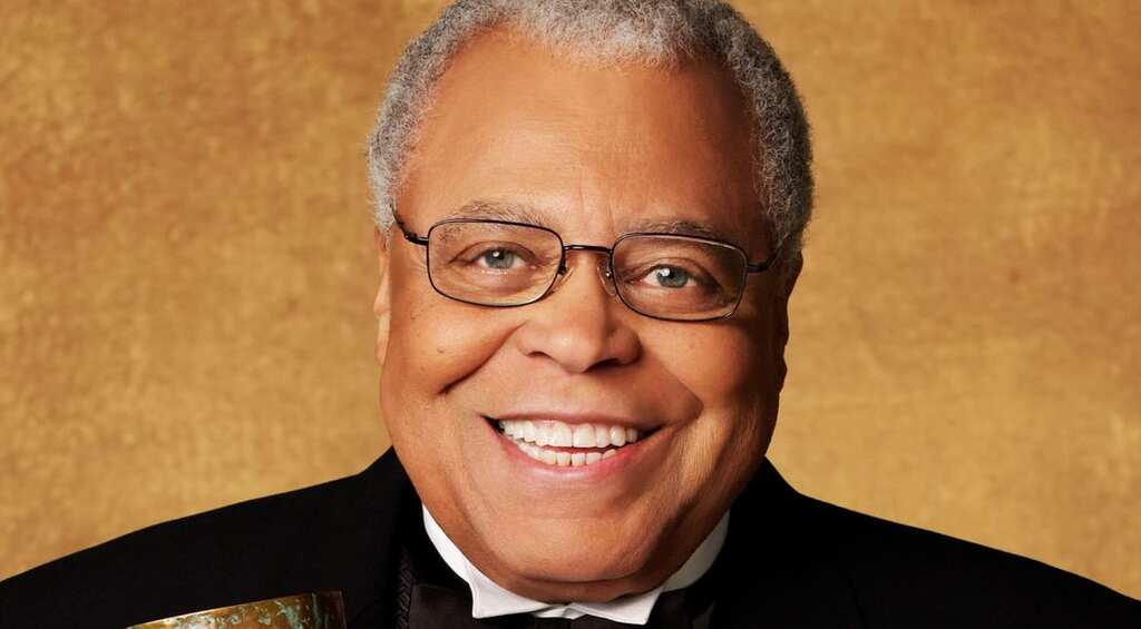 Star Wars co-star Mark Hamill and others mourn the loss of veteran actor James Earl Jones