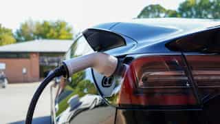 China proposes talks with EU to address EV tariff dispute