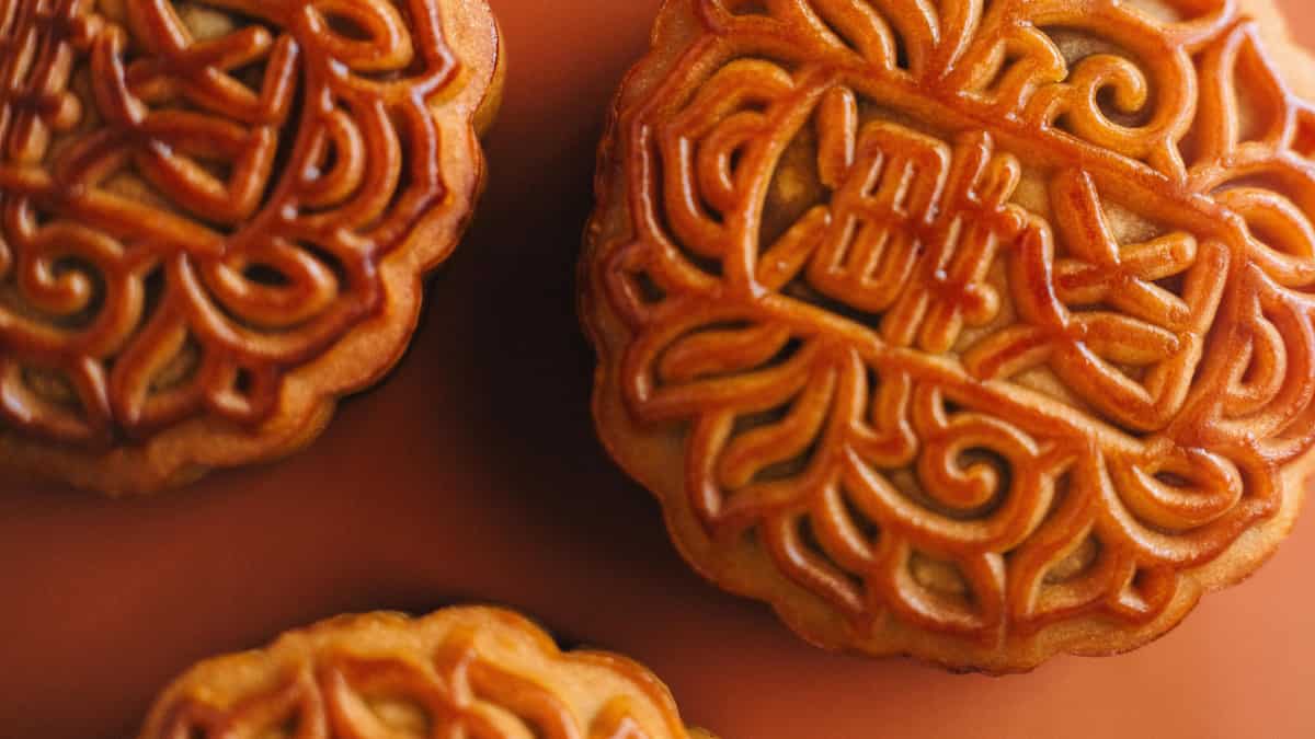 China: Woman makes shocking discovery of human tooth in meat-filled mooncake