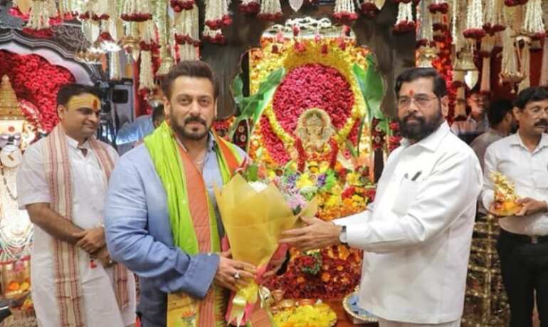 Salman Khan seeks blessings from Lord Ganesha at Maharashtra CM Eknath Shinde’s home
