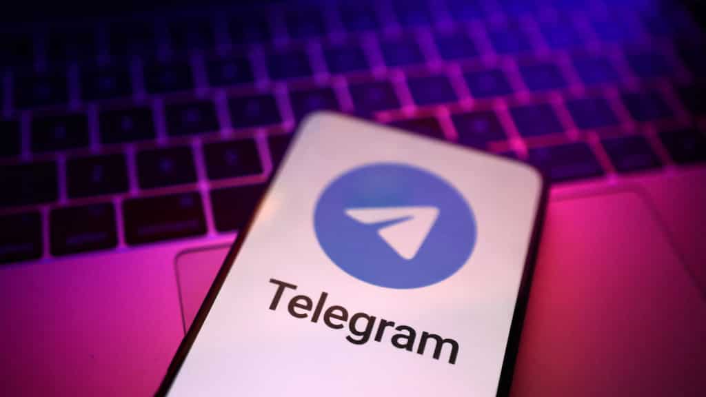 Ukraine bans Telegram on official devices over fears of spying by Russia