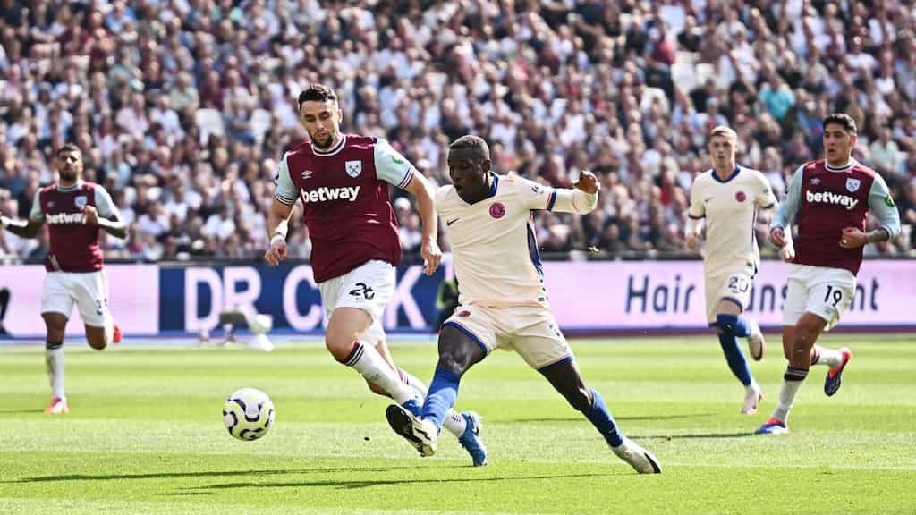 Nicolas Jackson hits brace as Chelsea win against woeful West Ham in Premier League