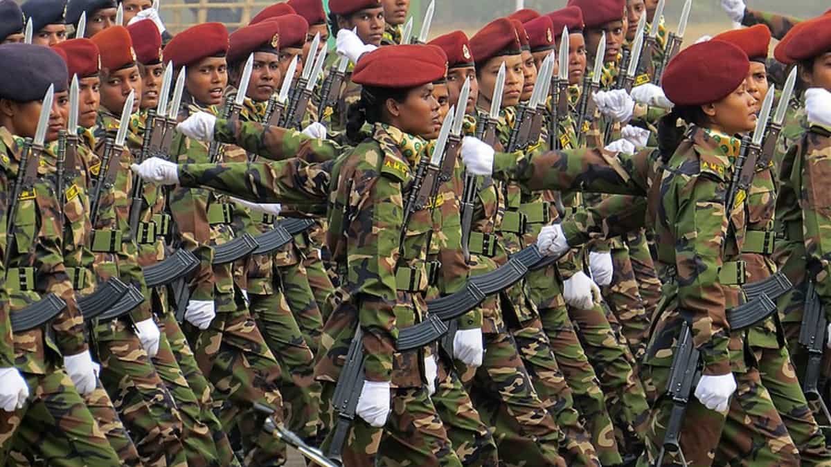 female-troops-of-bangladesh-army-allowed-to-wear-hijab-with-uniform