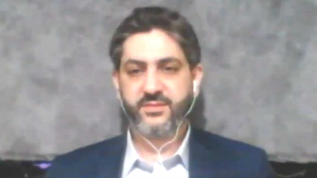 Israel's missile hits Lebanese journalist during live reporting, horrific moment gets captured