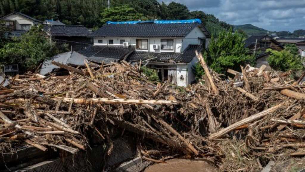 Tsunami alert issued in Japan following 5.6-magnitude earthquake