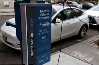 White House unveils USD 1 billion fund to support auto suppliers transitioning to EVs