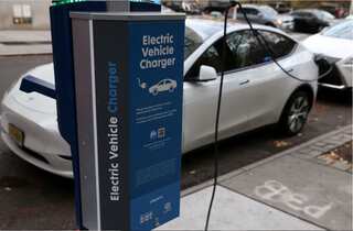White House unveils USD 1 billion fund to support auto suppliers transitioning to EVs