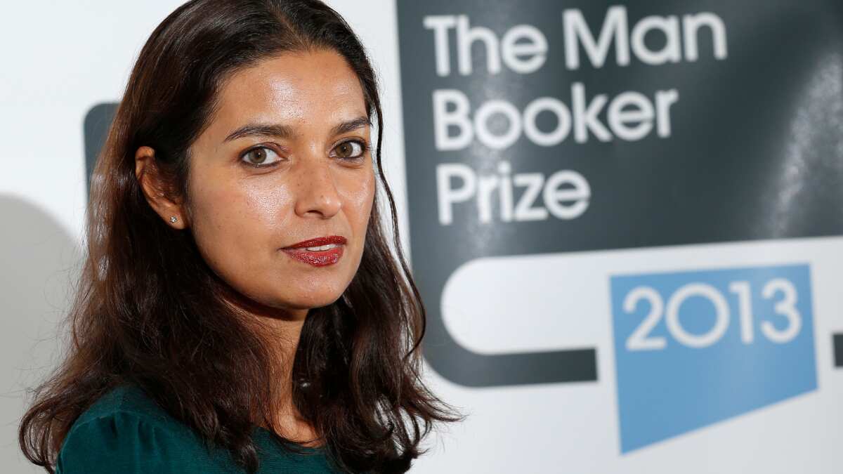Jhumpa Lahiri declines award over New York museum's ban on keffiyeh Jhumpa Lahiri declines award over New York museum's ban on keffiyeh