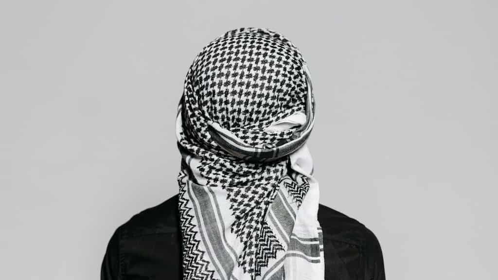 What is keffiyeh headscarf, over which Pulitzer winner Jhumpa Lahiri declined NY Museum award?