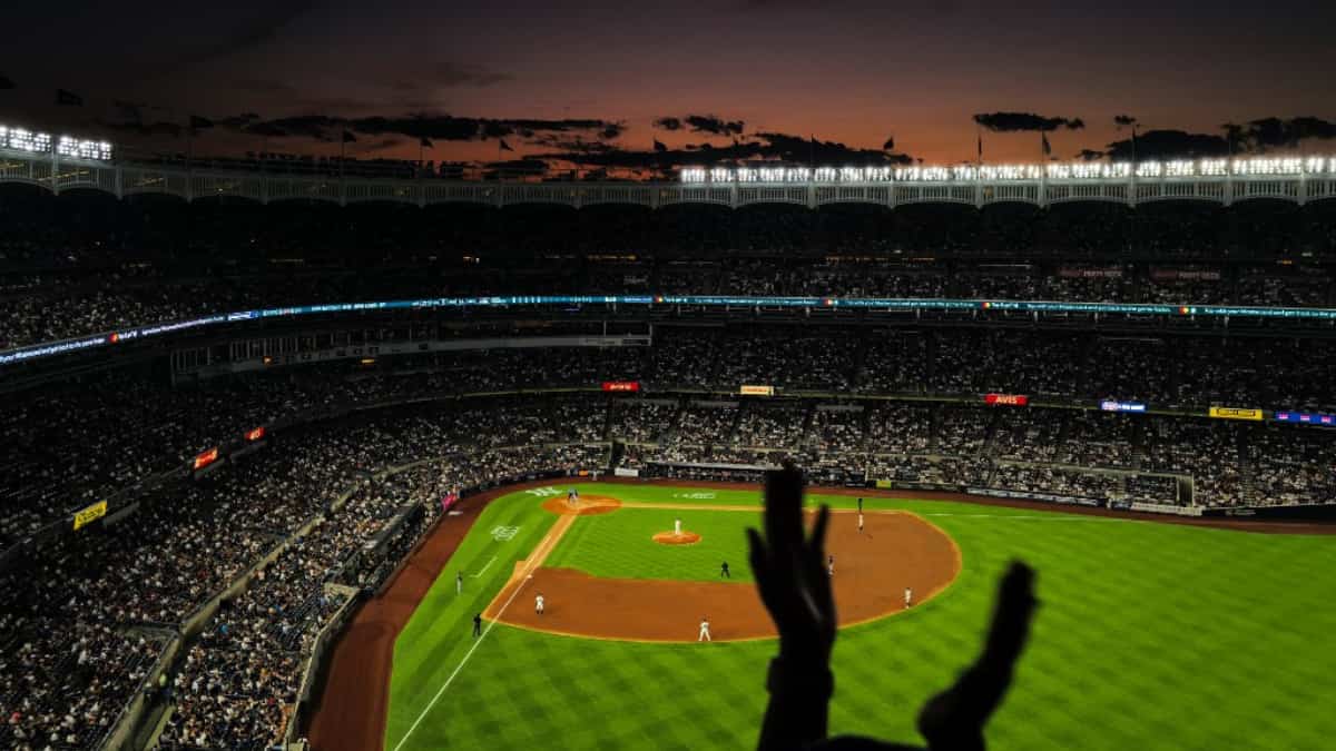 Major League Baseball: Chicago White Sox break record for most losses in season