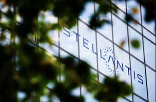 Stellantis issues recall of Jeep plug-in hybrids