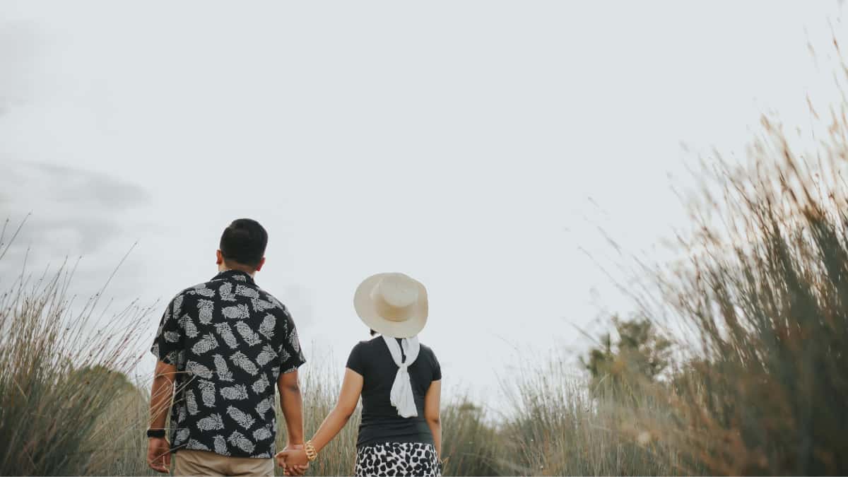 Afraid of getting divorced, man tries to dash from courtroom with wife on his back