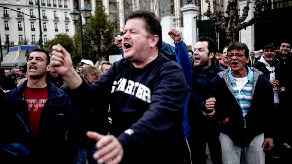 US dockworkers' strike leads to shut down of major ports along East and Gulf Coasts US dockworkers' strike leads to shut down of major ports along East and Gulf Coasts