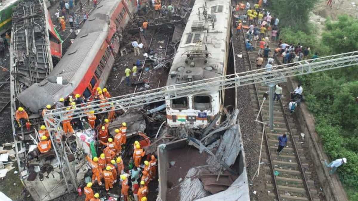 Accused arrested in Gujarat for attempting to derail train are indebted labourers Accused arrested in Gujarat for attempting to derail train are indebted labourers