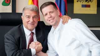 Barcelona sign free agent Wojciech Szczesny as Polish goalkeeper comes out of retirement