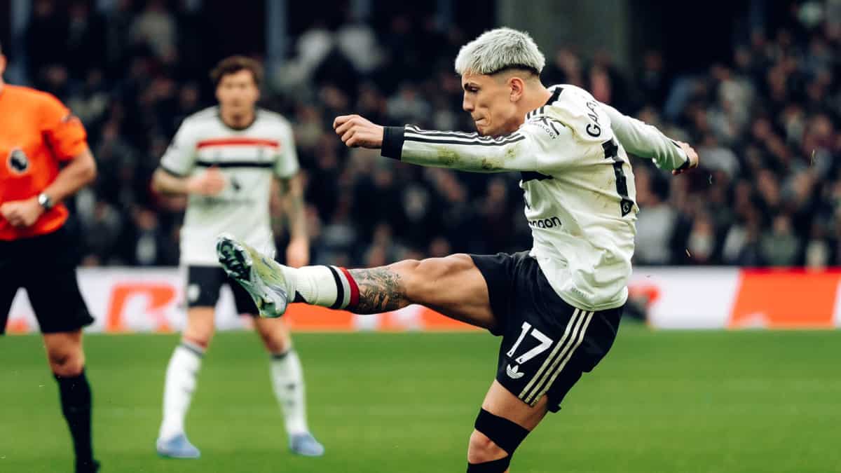 Premier League: Manchester United play fifth straight winless game with stalemate against Aston Villa