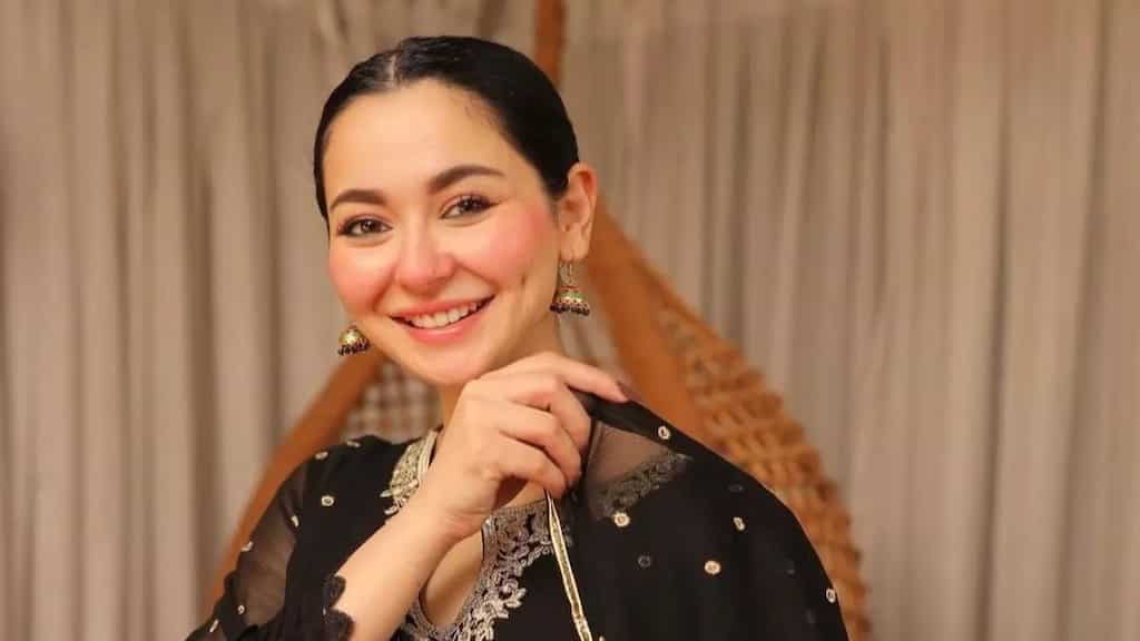 Pakistani actress Hania Aamir singing Atif Aslam's Pehli Nazar Mein on London streets is unmissable!